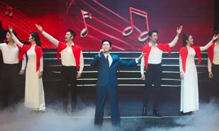 Anh Tú cảm thấy tự hào khi lần đầu được trình diễn ca khúc tự sáng tác chào mừng Đại hội Đảng 