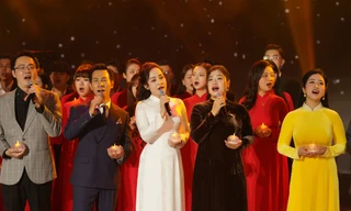 Cố GS. NSND Trung Kiên bất ngờ 'hòa giọng' cùng các thế hệ học trò trong đêm nhạc tri ân