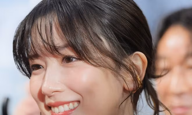 'Ngọc nữ vạn người mê' sau vụ ngoại tình chấn động