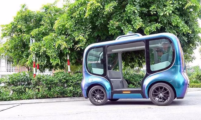 Hà Nội thử nghiệm xe buýt tự hành, robot giao hàng tự động
