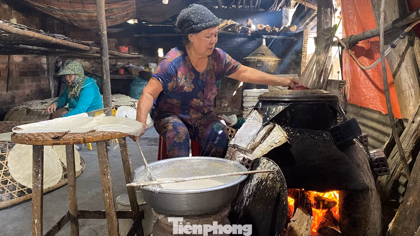 tp-bangtrang-tuyloan-3a.jpg