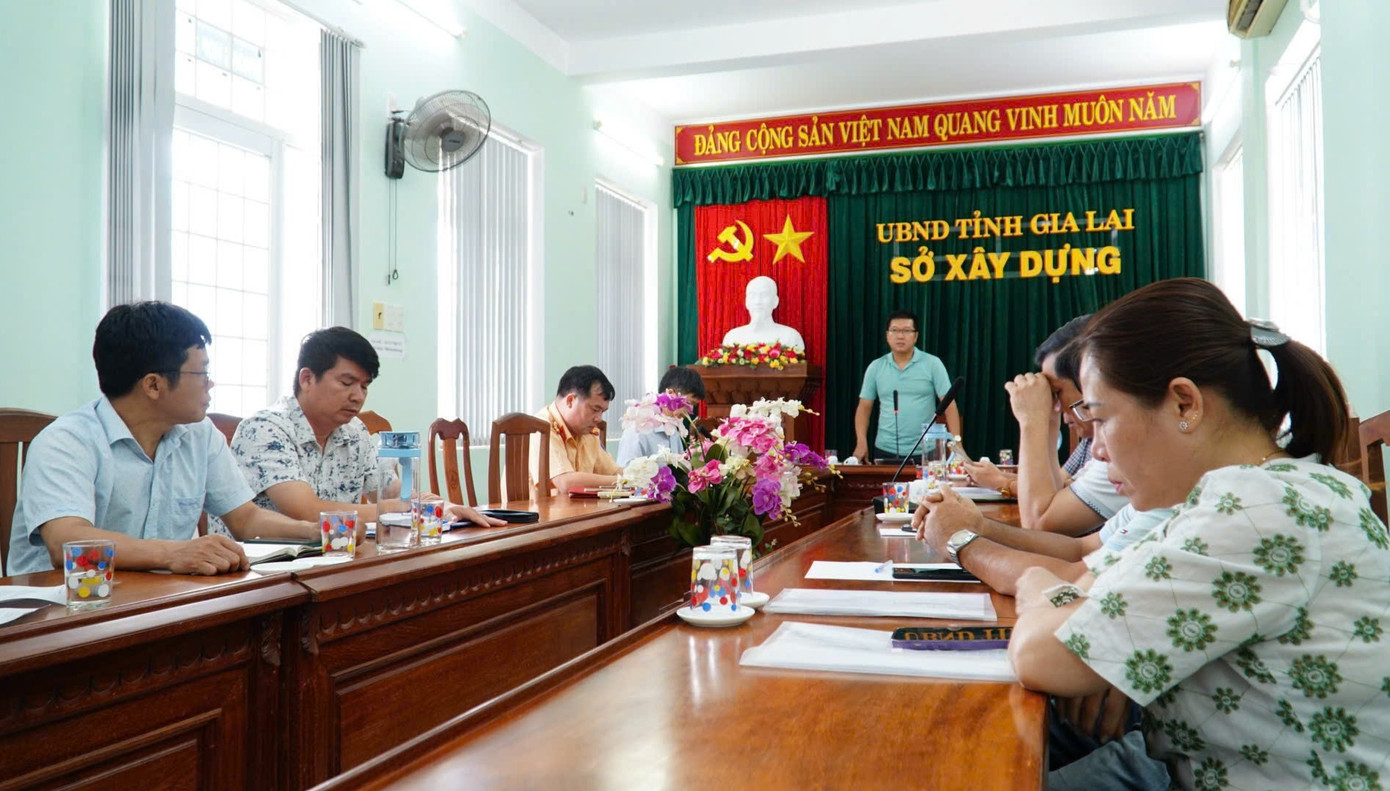 Quang cảnh cuộc họp. z6866355595804-4d8b6e41cac54ed585d626dda21ffe3d.jpg