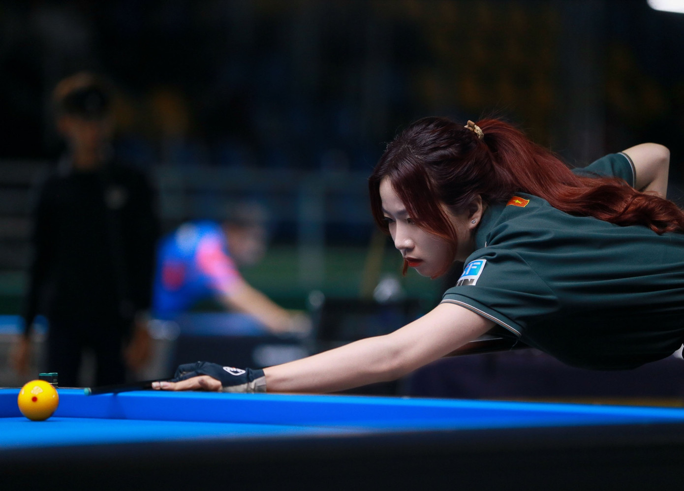 ช่วงเวลาการแข่งขันที่เข้มข้นของนักกีฬาหญิงในการแข่งขันชิงแชมป์ VBSF-Aplus 2025 National Carom Cup thi-dau.jpg