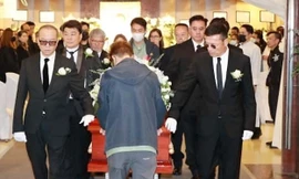 Cả giới giải trí tới lễ tang Hứa Thiệu Hùng