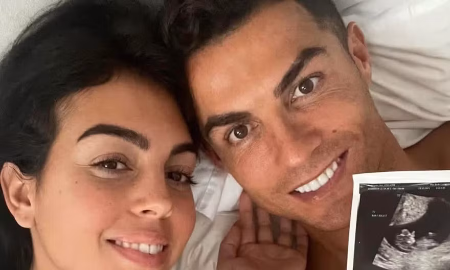 Thời điểm Ronaldo cưới 
