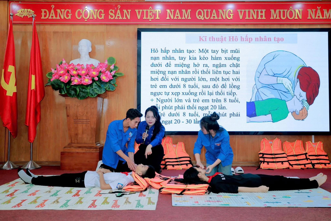 Cách sơ cứu, cấp cứu nạn nhân đuối nước. 75-n.jpg
