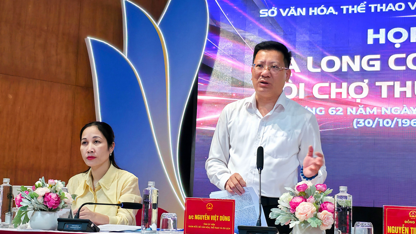 Ông Nguyễn Việt Dũng, Giám đốc Sở Văn hóa, Thể thao và Du lịch tỉnh Quảng Ninh thông tin tại cuộc họp báo. 20251021-141207.jpg