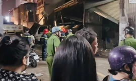 Nổ lớn bên trong công ty ở TPHCM, 'xé toạc' nhiều nhà dân