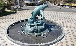 Chiêm ngưỡng tượng cá Ông 'khủng' ở Bãi Sau Vũng Tàu