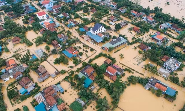 Khẩn trương chi trả bảo hiểm cho người dân, doanh nghiệp chịu ảnh hưởng bởi lũ lụt