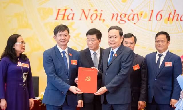Ông Lê Quang Tùng giữ chức Bí thư Đảng ủy Văn phòng Quốc hội 
