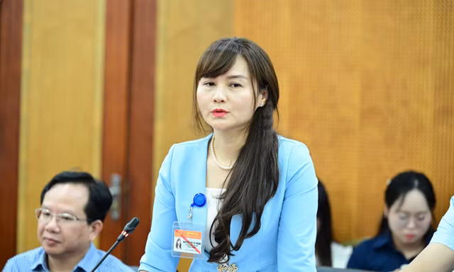 Rà soát, bố trí lại đội ngũ cán bộ công chức cấp xã, giảm số lượng thôn, tổ dân phố