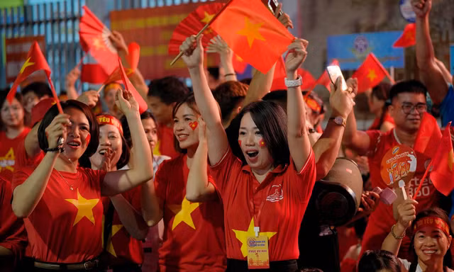 Tặng 100.000 đồng/người cho toàn dân ăn Tết Độc lập