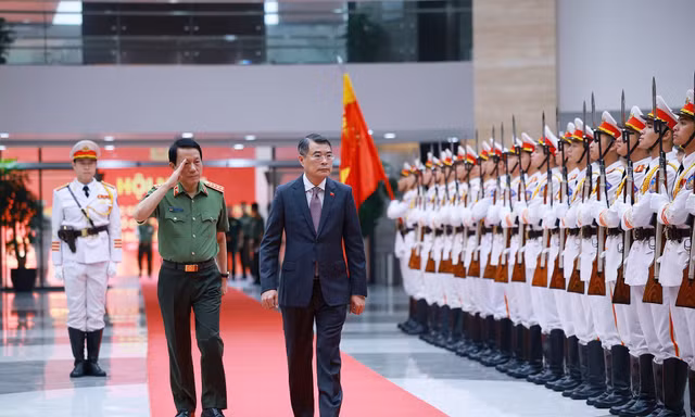 Thủ tướng: Xây dựng ‘lá chắn' an ninh kinh tế và ‘tường lửa’ quốc gia 