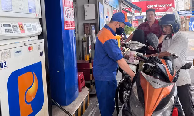 Phó Thủ tướng nói về xăng E10: 'Quyền lợi của người tiêu dùng là quan trọng nhất'