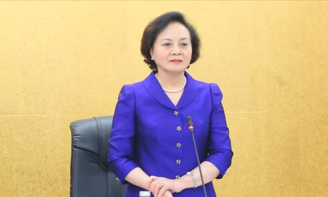 Bộ trưởng Nội vụ: Báo cáo Bộ Chính trị vấn đề tiền lương, phụ cấp trong tháng 9