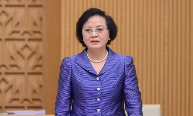 Báo cáo Bộ Chính trị việc điều chỉnh lương, phụ cấp