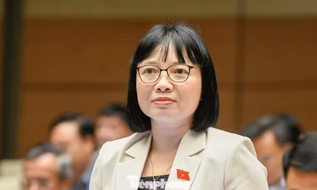 Cho 328 thí sinh chuyên Tuyên Quang thi lại: 'Quyết định khó khăn nhưng cần thiết'