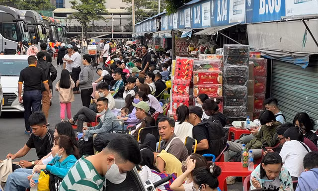 Thủ tướng yêu cầu không để xảy ra hiện tượng tăng giá không đúng quy định dịp Tết