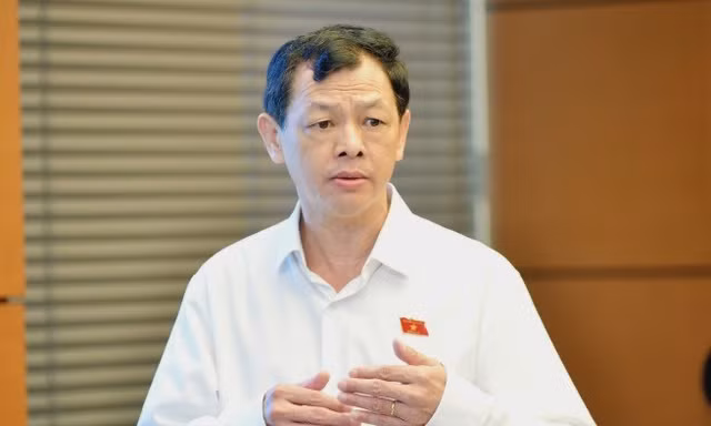 Thứ trưởng Bộ Y tế Nguyễn Tri Thức nhận thêm nhiệm vụ