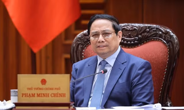 Thủ tướng: Khuyến khích vươn lên từ ‘bàn tay, khối óc, mảnh đất, khung trời, cửa biển’