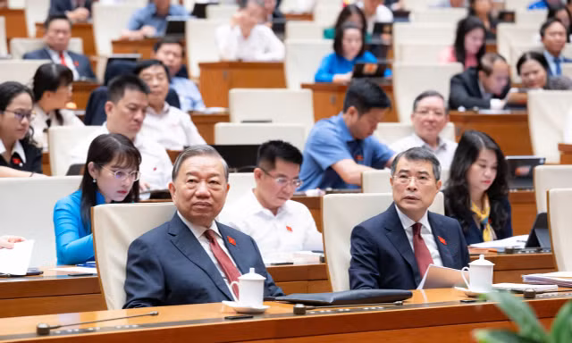 Quốc hội họp phiên bế mạc, quyết định nhiều nội dung quan trọng, cấp bách