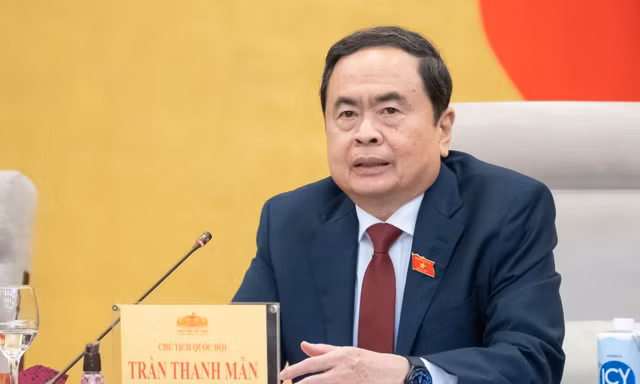 Công bố nghị quyết của Ủy ban Thường vụ Quốc hội về công tác cán bộ