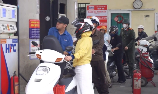 Phó Thủ tướng: Không để đứt gãy nguồn cung xăng dầu trong mọi tình huống