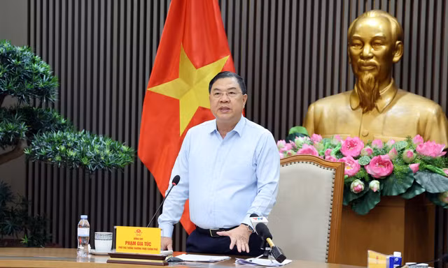 Phó Thủ tướng: Khẩn trương xây dựng chiến lược phát triển thị trường trong nước