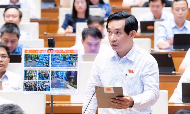 Đề xuất thí điểm các khu vực dừng xe máy để gọi điện thoại, địa điểm để shipper dừng xe