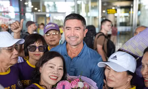 Những chia sẻ đầu tiên của Harry Kewell với tư cách HLV Hà Nội FC