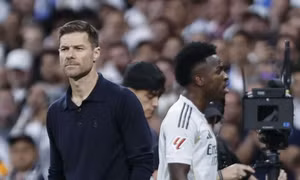 Vinicius nói với Chủ tịch Florentino Perez sẽ không gia hạn hợp đồng