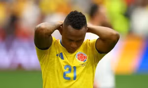 Tuyển thủ Colombia bị dọa đoạt mạng sau khi trở về từ World Cup, phải cầu cứu nhà chức trách