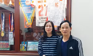 Về thăm nhà, nghe phụ huynh kể chuyện Nhật Minh U23 Việt Nam 