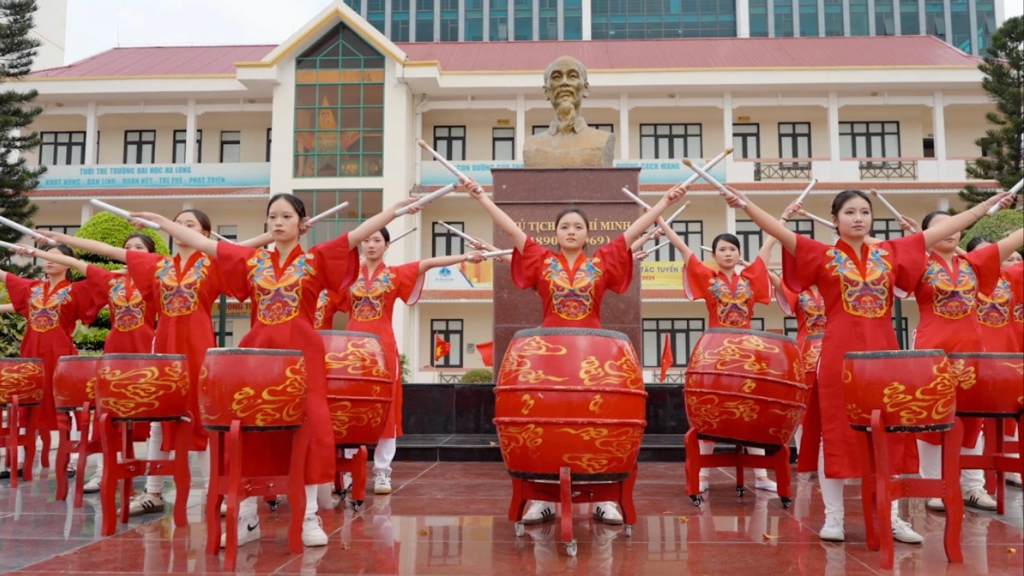 Trống hội Hào khí non sông rộn rã chào mừng Đại hội Đảng và Tết Bính Ngọ 2026