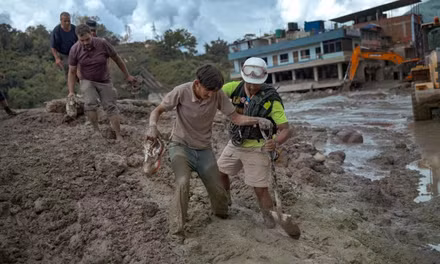 Hơn 100 người mắc kẹt trong đường hầm thủy điện sau lũ quét ở Nepal