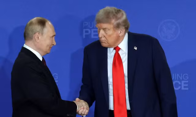 Tổng thống Mỹ Trump đình chỉ đạo luật trừng phạt Nga, Mátxcơva ca ngợi 'thời khắc lịch sử'