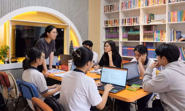 Sinh viên ngán ngẩm vì thi theo nhóm: Người 'gánh' cả tập thể, người 4 năm chỉ làm slide, kẻ ngồi không mà nhận điểm A
