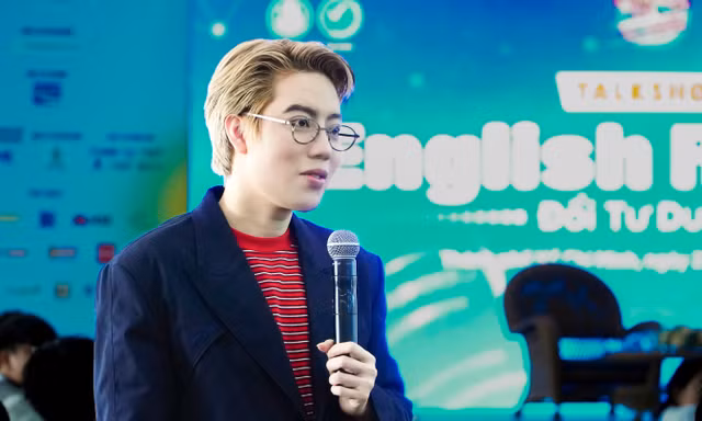 Tân sinh viên muốn bật khóc vì giảng viên không nói tiếng Việt, chuyên gia chỉ cách học ngoại ngữ hiệu quả