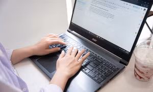 Nghề content, copywriter làm gì để 'giữ giá' trước 'cơn bão AI'?