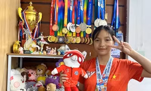 Nữ sinh 12 tuổi giành huy chương Vàng trượt băng châu Á