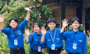 Cùng nhau ‘gánh điện băng đồi’ 