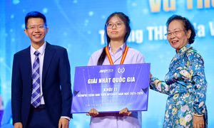 Vinh danh và trao giải quốc gia cuộc thi Olympic tiếng Anh trên Internet 
