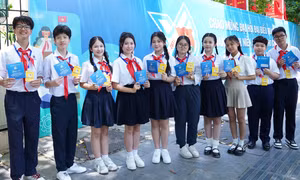 Gặp mặt 10 thiếu nhi tiêu biểu dự Đại hội Đoàn toàn quốc XIII