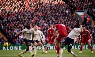 Liverpool đại phá West Ham trong trận cầu có 7 bàn thắng 