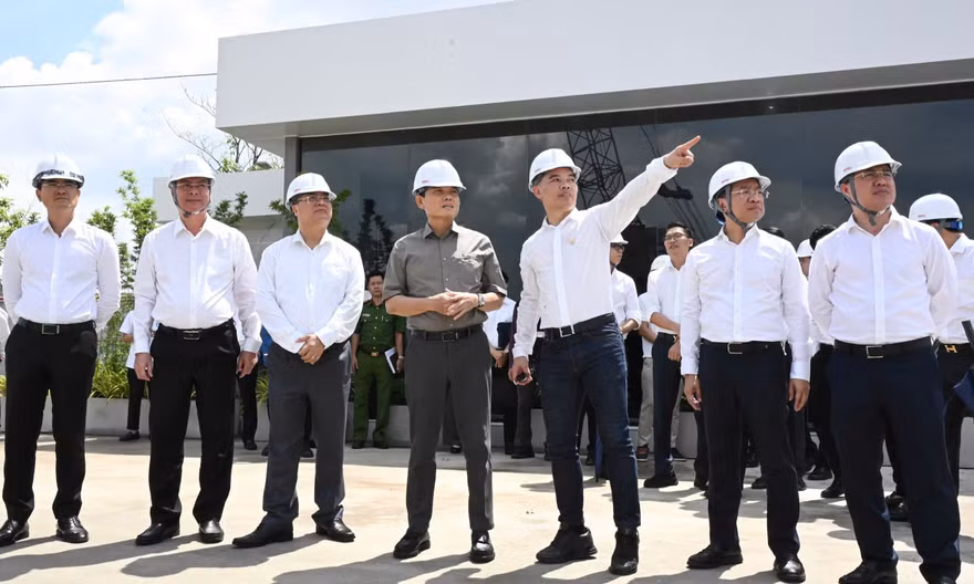 Bí thư Thành ủy TPHCM kiểm tra tiến độ hai dự án trọng điểm ở Thủ Thiêm