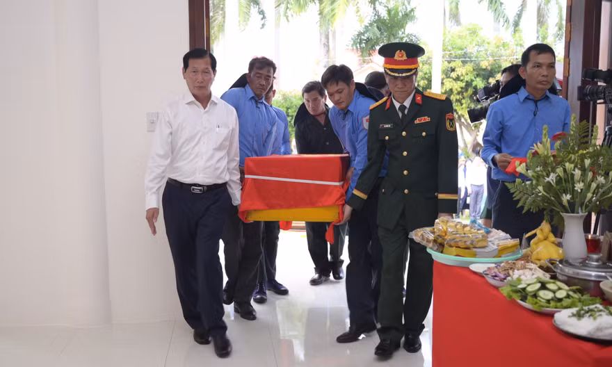 An Giang đón hài cốt liệt sĩ hy sinh tại Campuchia về với đất mẹ
