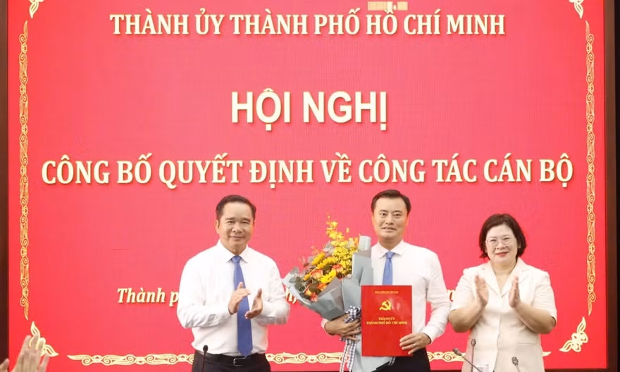 Phê chuẩn miễn nhiệm chức Phó Chủ tịch UBND TPHCM với ông Bùi Xuân Cường