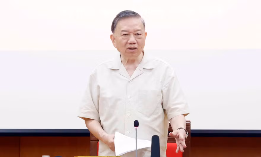 Bộ Chính trị ban hành chỉ thị mới về học tập, thực hành tư tưởng, đạo đức, phương pháp, phong cách Hồ Chí Minh