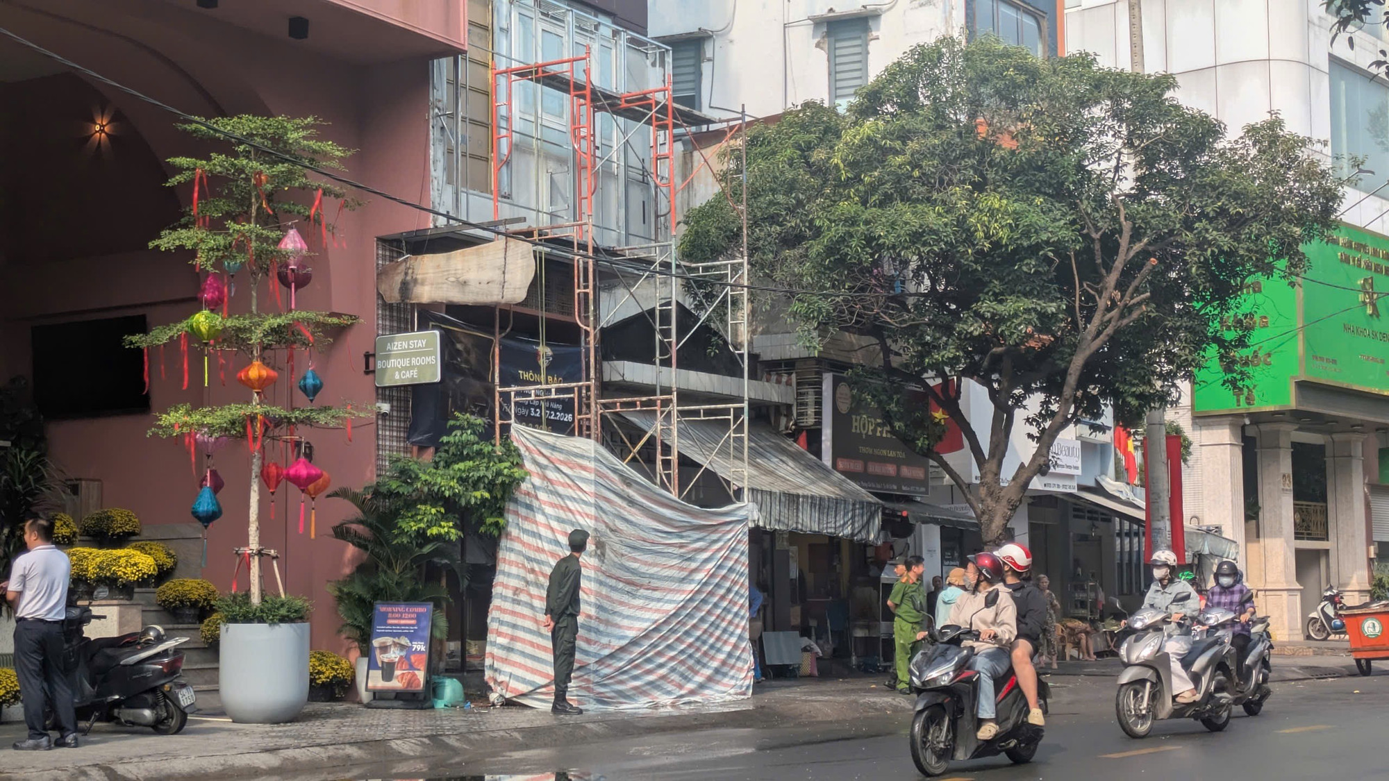 Mưa Trái Mùa Đổ Xuống TP.HCM Gây Ngạc Nhiên Vào Sáng Sớm